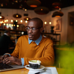 Blogger in Coffee Shop